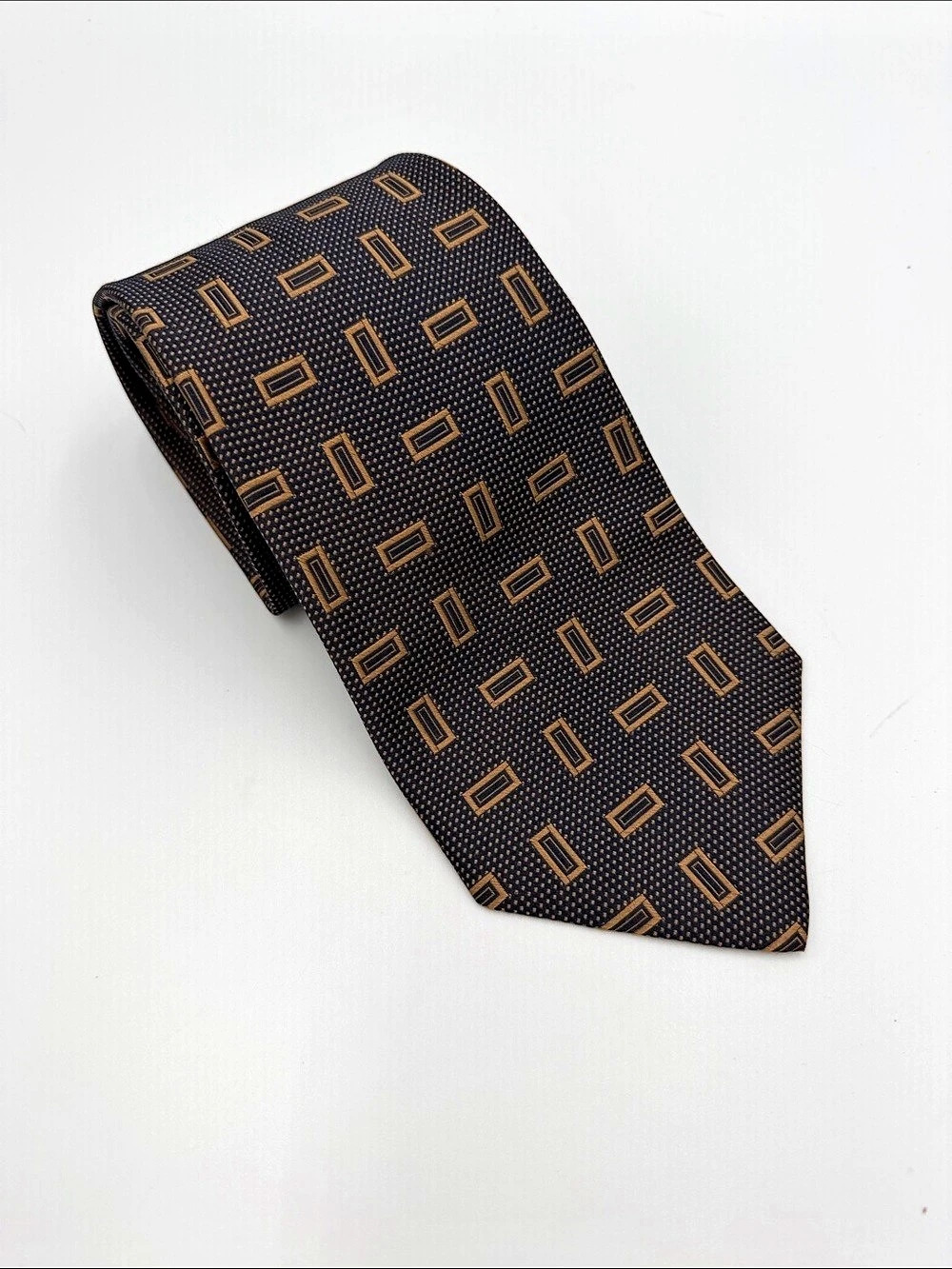 Geoffrey Beene Geometric 100% Silk Tie in Navy & Gold, Italy